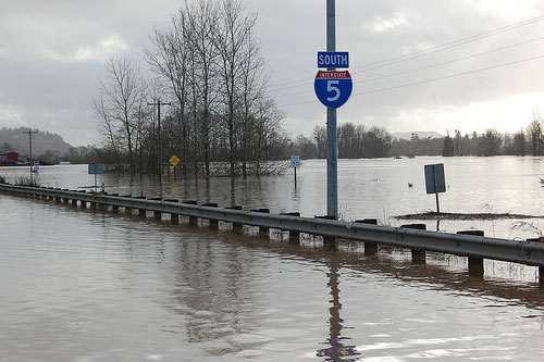 Floodwaters blocking I-5